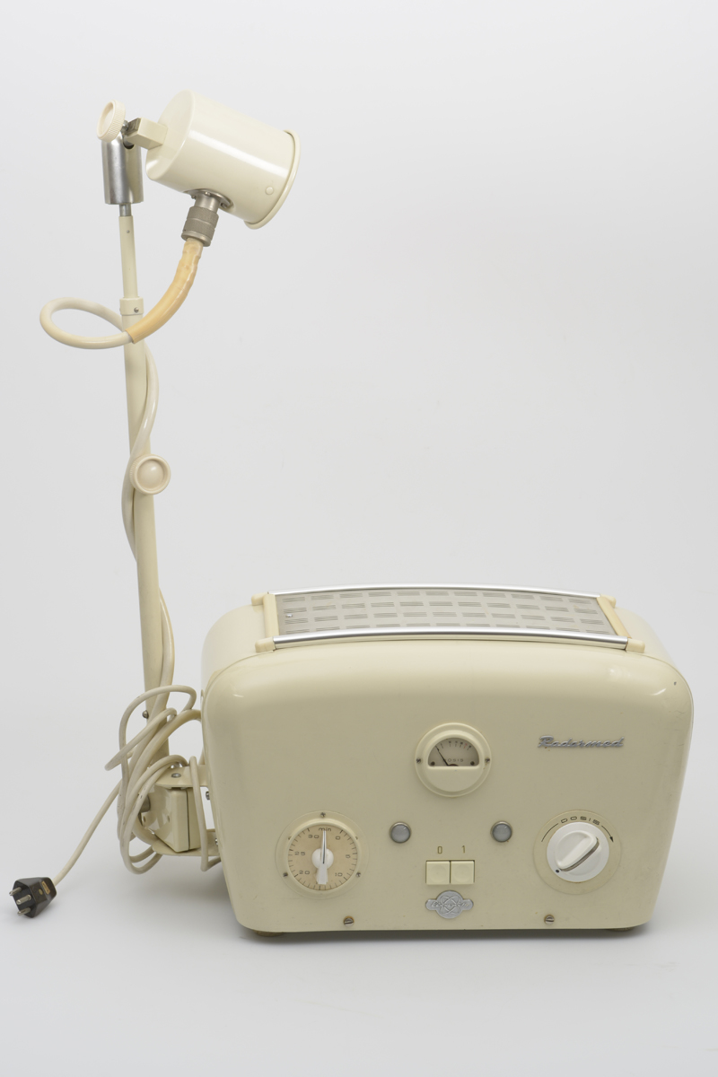 Mikrowellen-Therapiegerät RADRAMED, Modell für Augen- und Zahnärzte (1965), Inventarnummer 12951