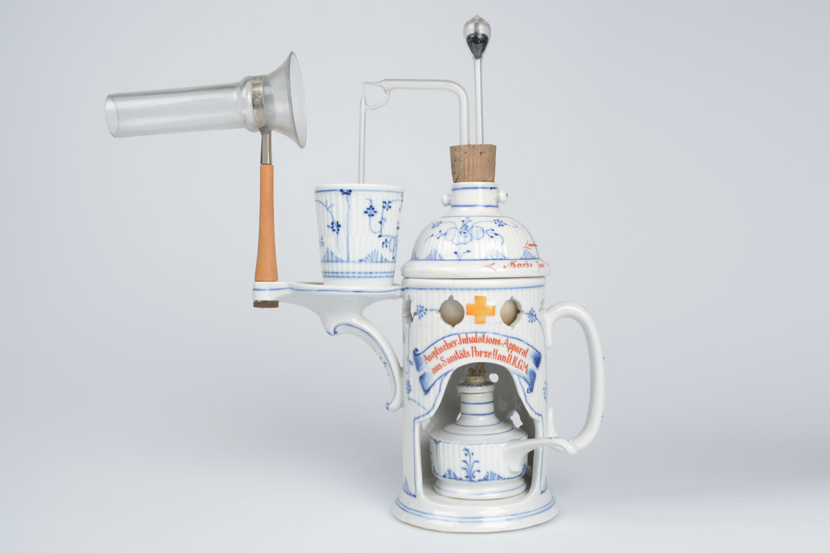 „Aseptischer Inhalations-Apparat aus Sanitäts-Porzellan“ (um 1900), Inventarnummer 3209