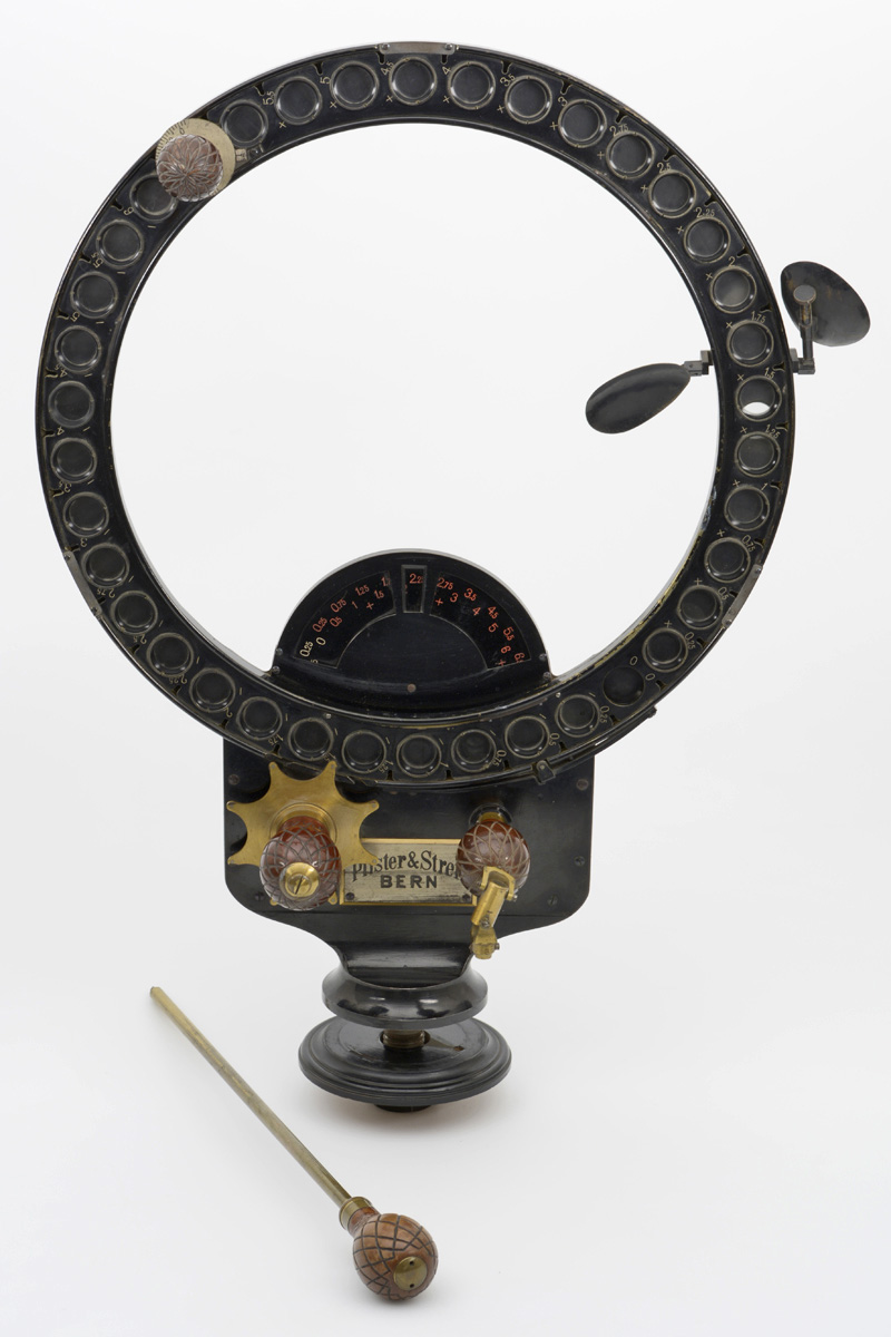 Optometer nach Couper, Modell "Berner Augenklinik" (frühes 20. Jh.), Inventarnummer 16252